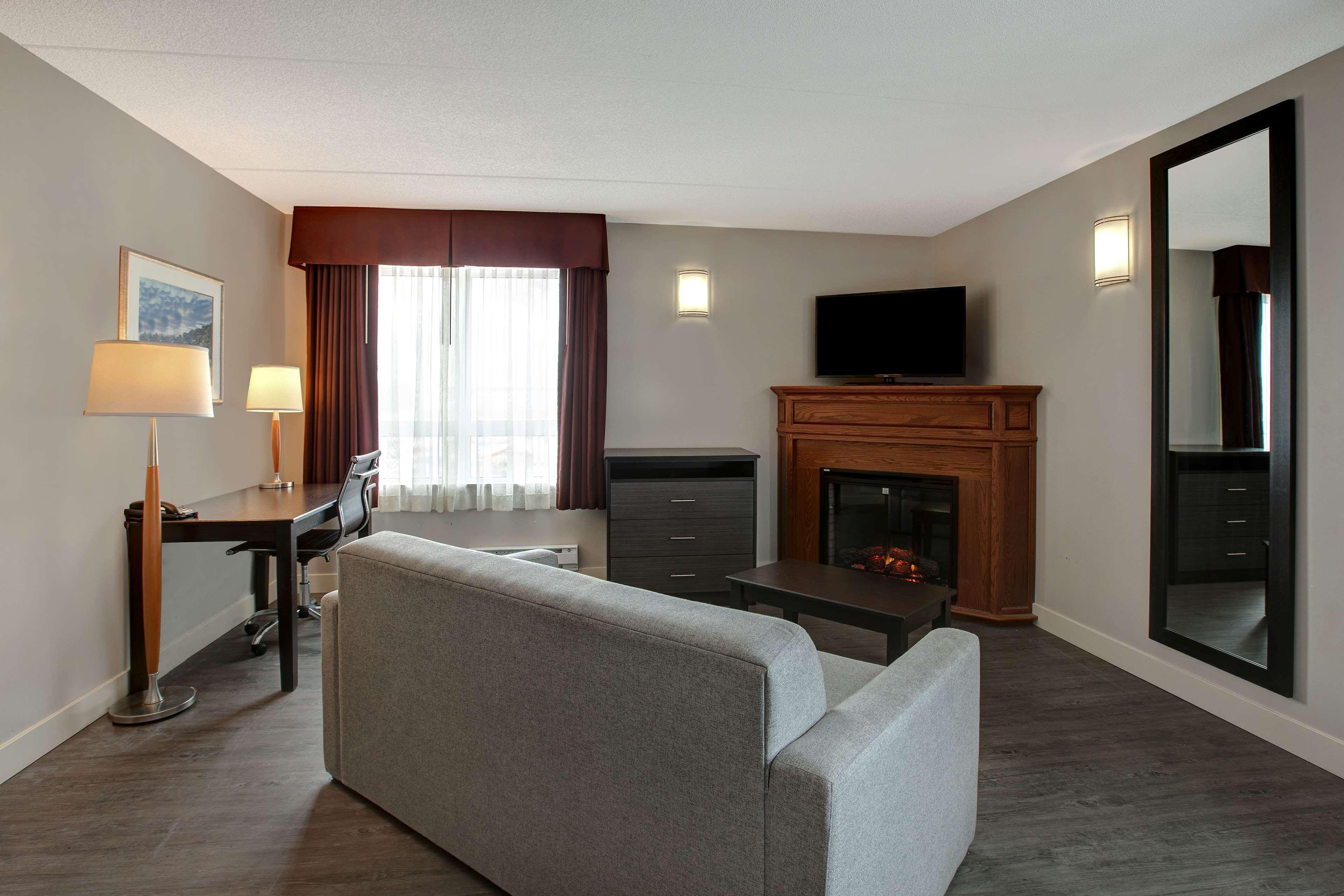 Days Inn & Suites By Wyndham Collingwood Extérieur photo