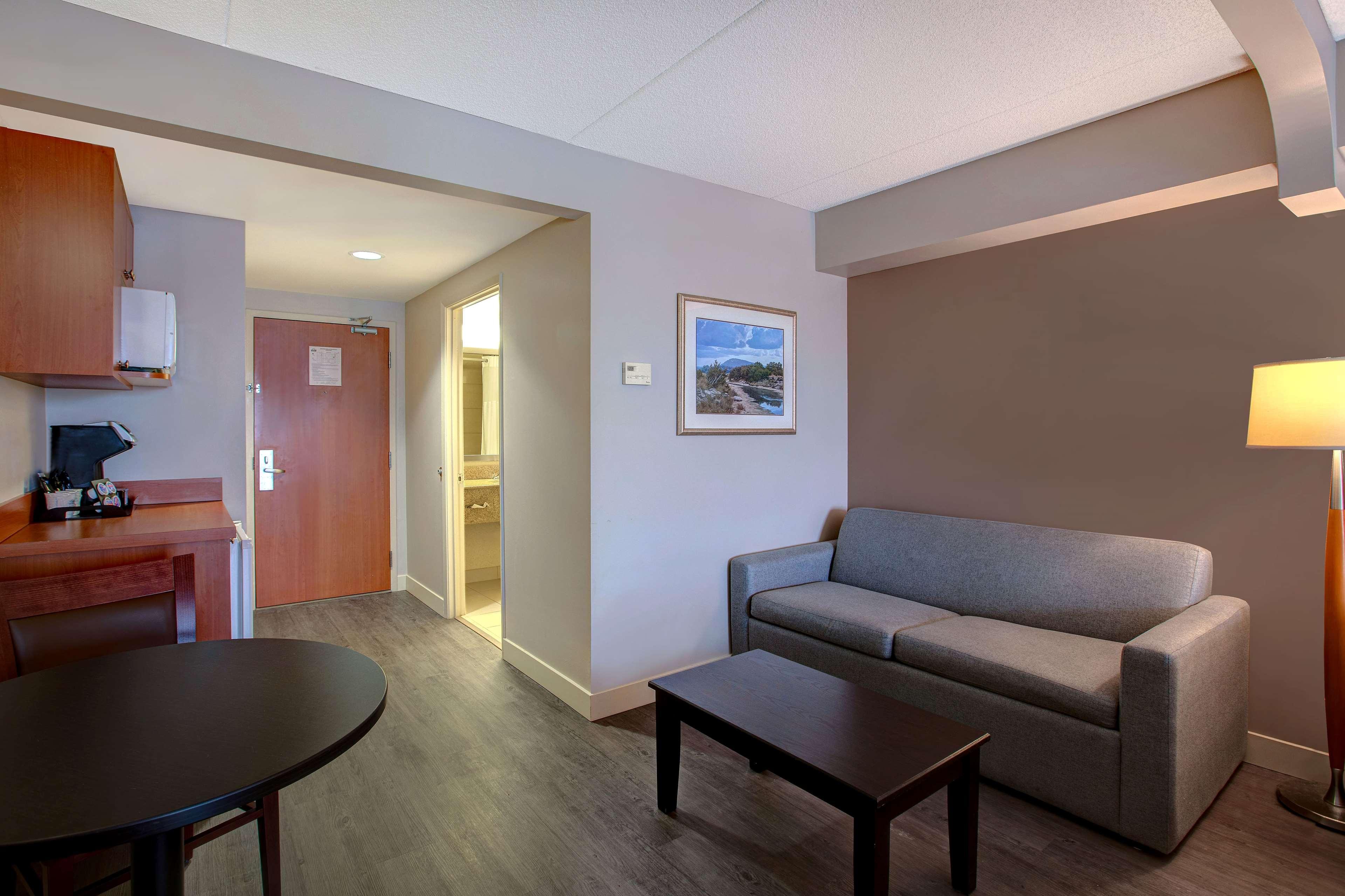 Days Inn & Suites By Wyndham Collingwood Extérieur photo