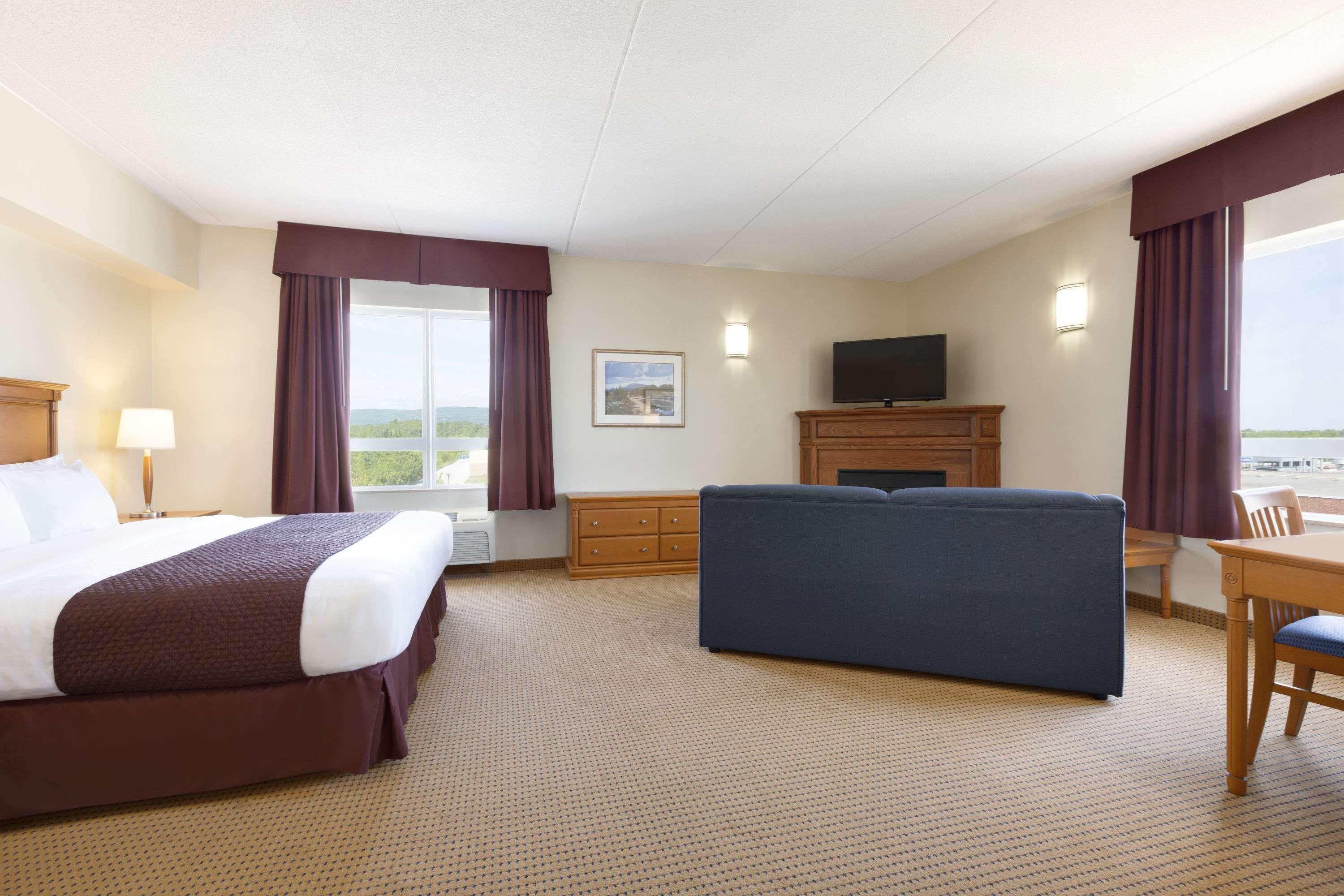 Days Inn & Suites By Wyndham Collingwood Extérieur photo
