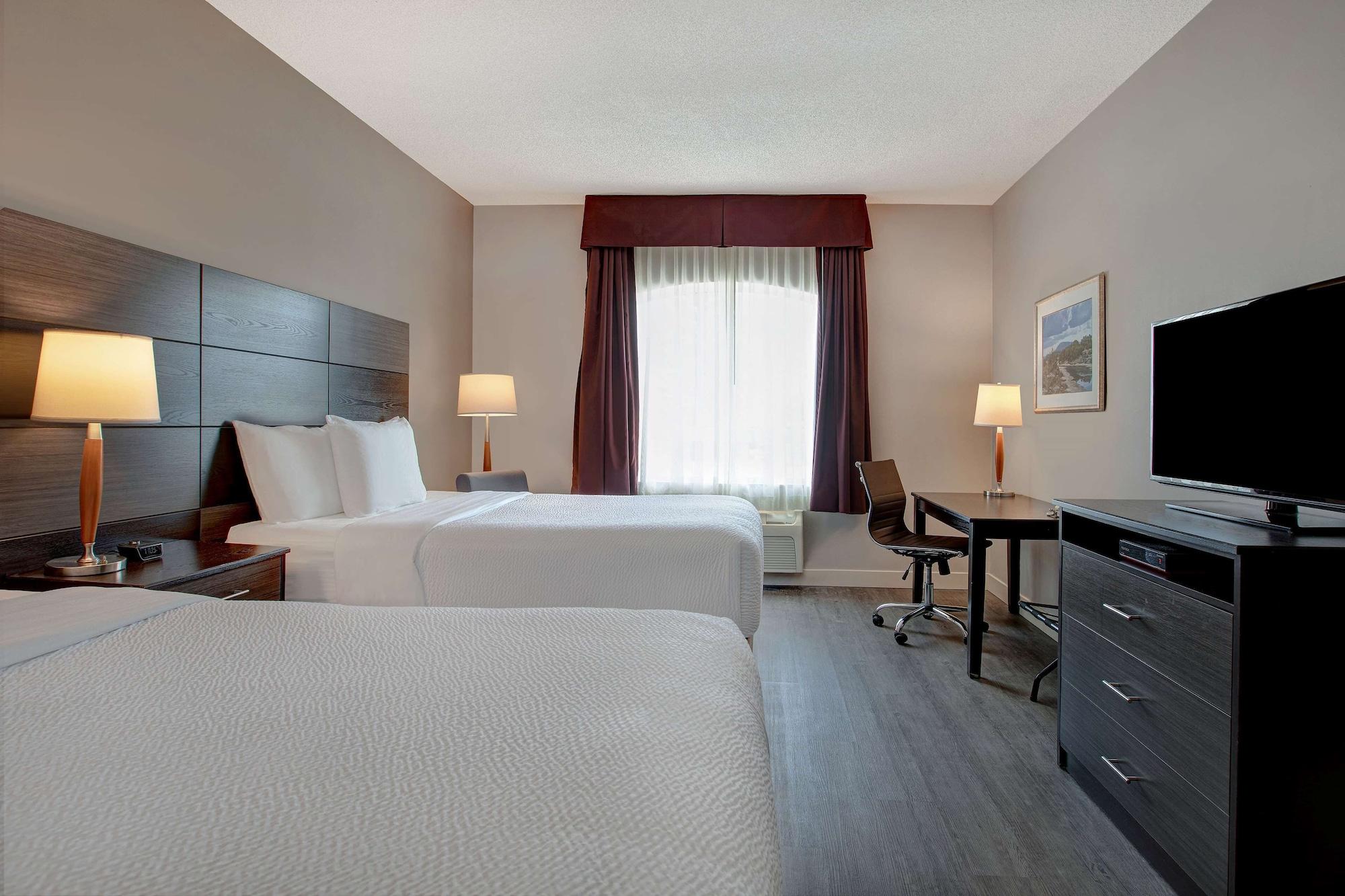 Days Inn & Suites By Wyndham Collingwood Extérieur photo