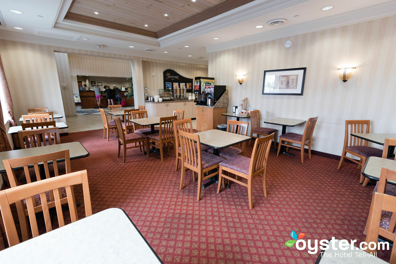 Days Inn & Suites By Wyndham Collingwood Extérieur photo