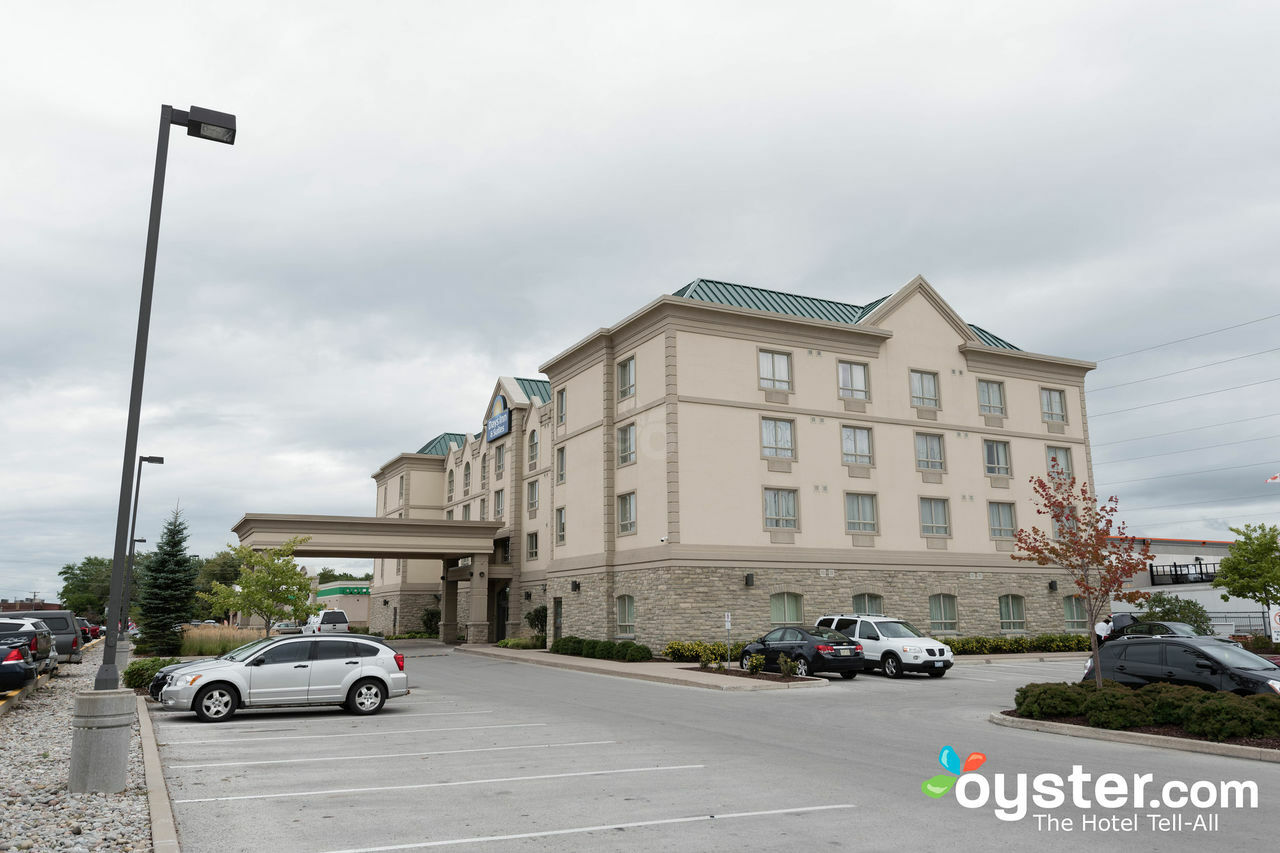Days Inn & Suites By Wyndham Collingwood Extérieur photo
