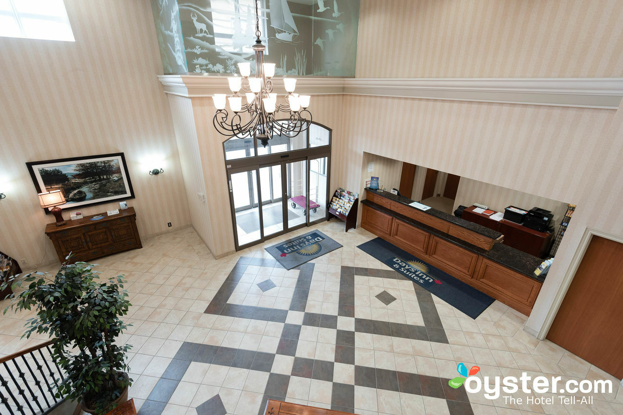 Days Inn & Suites By Wyndham Collingwood Extérieur photo