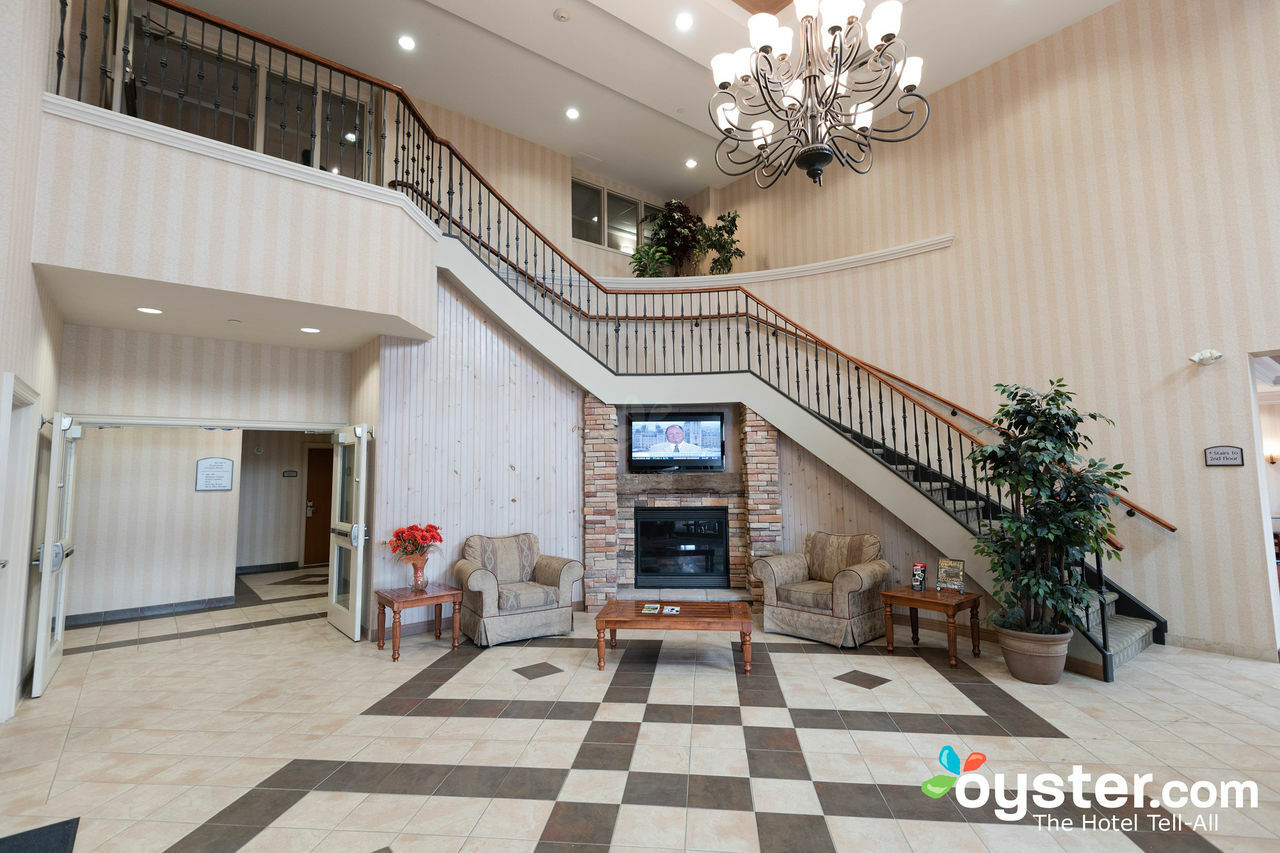 Days Inn & Suites By Wyndham Collingwood Extérieur photo