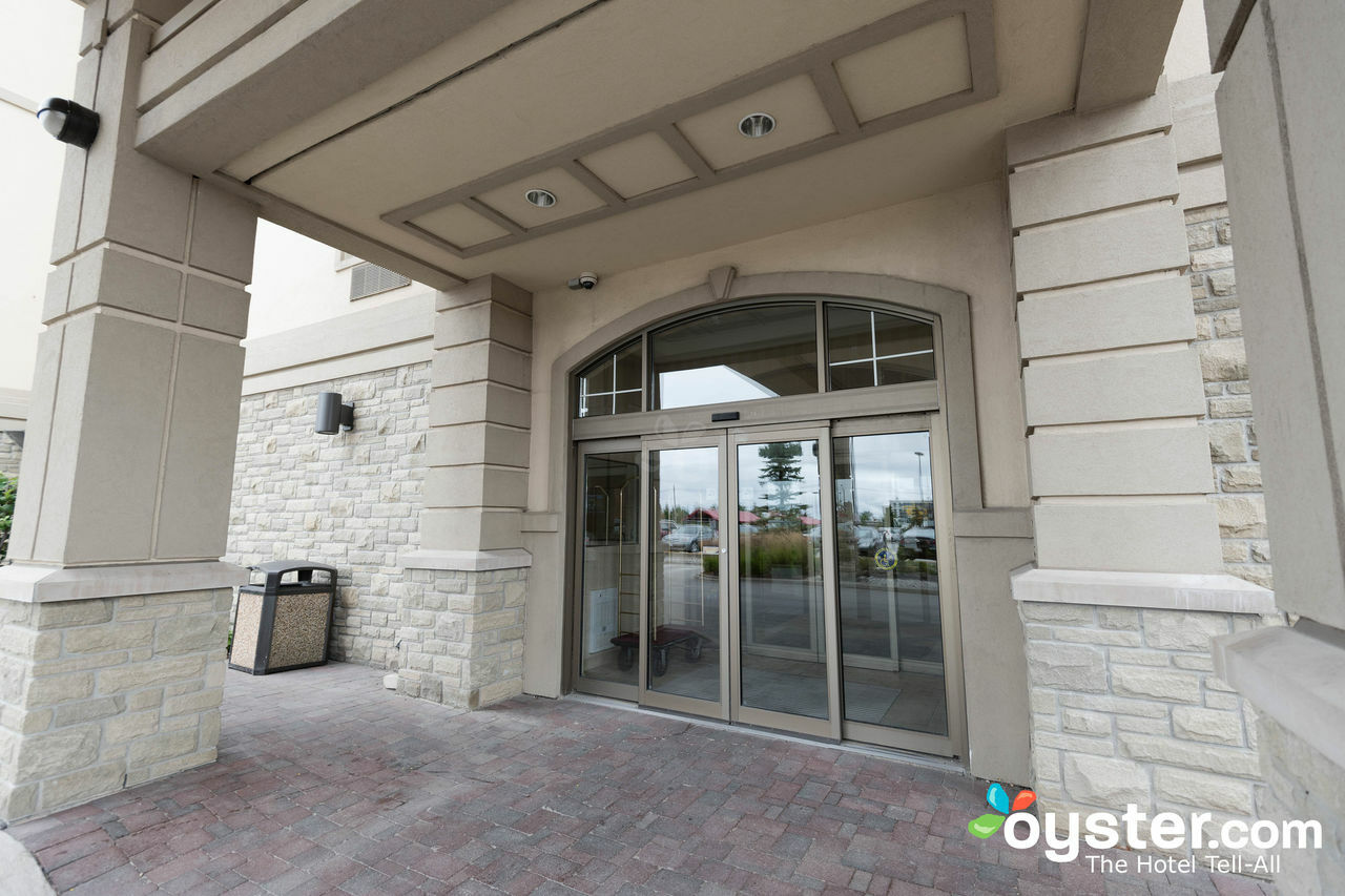 Days Inn & Suites By Wyndham Collingwood Extérieur photo